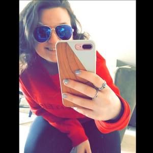 Meet your Posher, Kayla